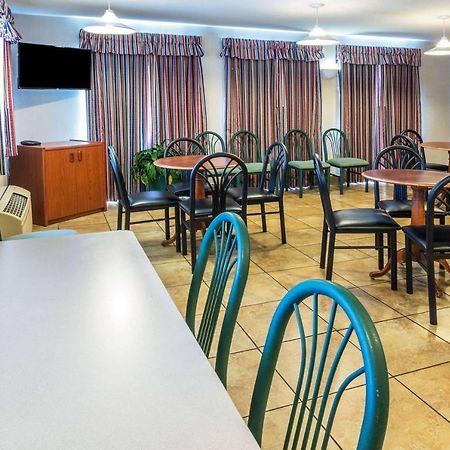 Super 8 By Wyndham Gresham/Portland Area Or Hotel Buitenkant foto