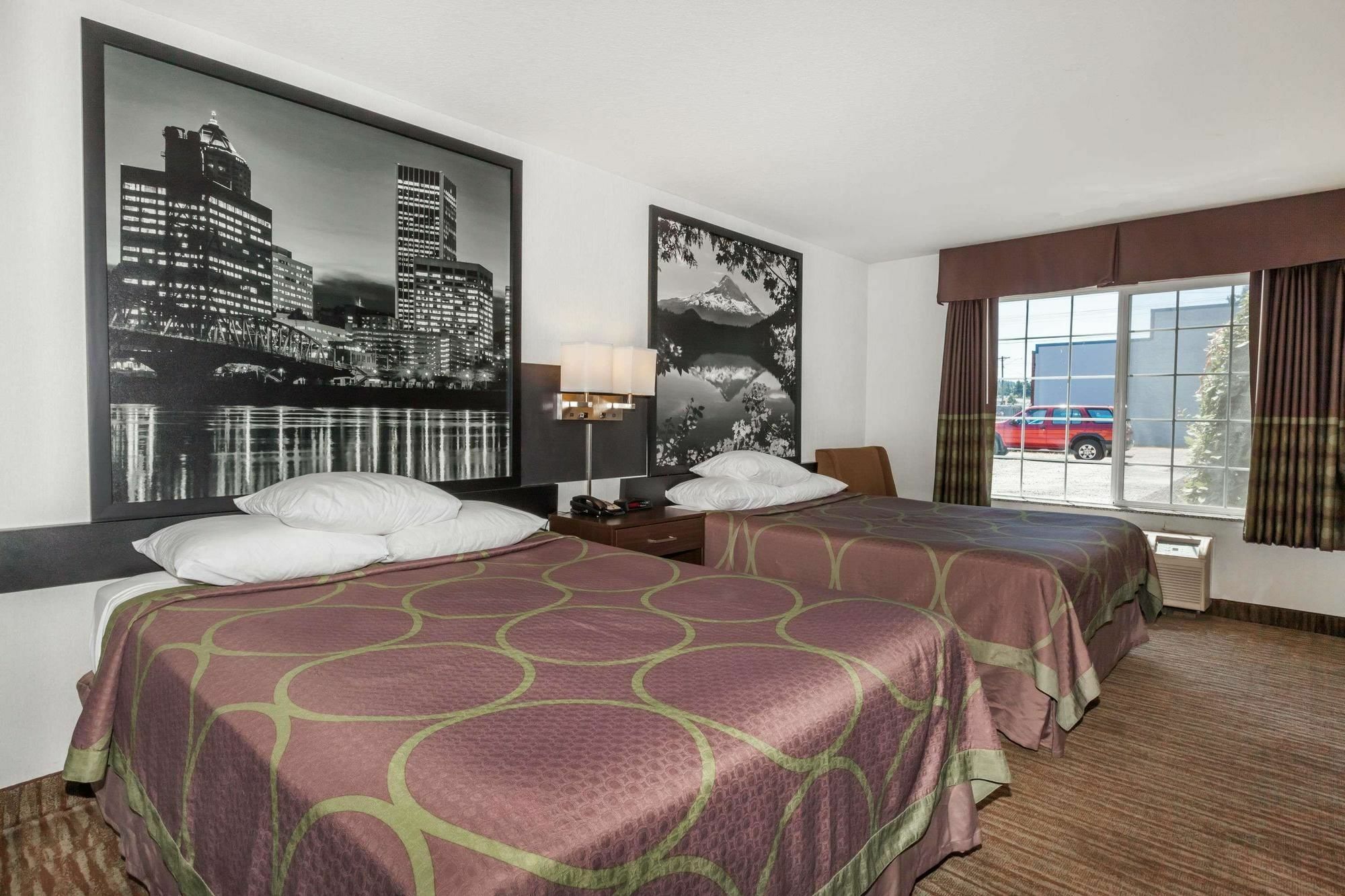Super 8 By Wyndham Gresham/Portland Area Or Hotel Buitenkant foto